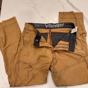 Men’s 30x30 wrangler ATG pants